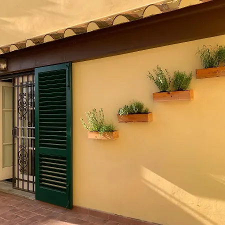 La Terrazza Di Via Elisa Frühstückspension 4*