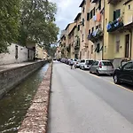 La Terrazza Di Via Elisa לינה וארוחת בוקר לוקה