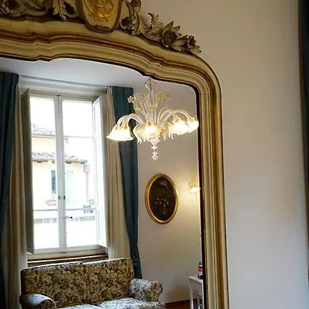 La Terrazza Di Via Elisa Couette-café