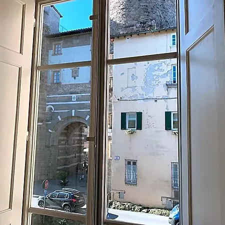 La Terrazza Di Via Elisa Couette-café 4*