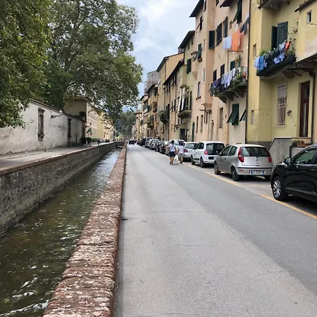 La Terrazza Di Via Elisa Couette-café Lucques