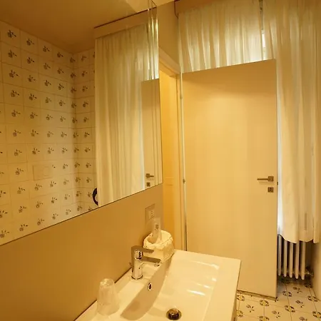 Bed and breakfast La Terrazza Di Via Elisa 4*